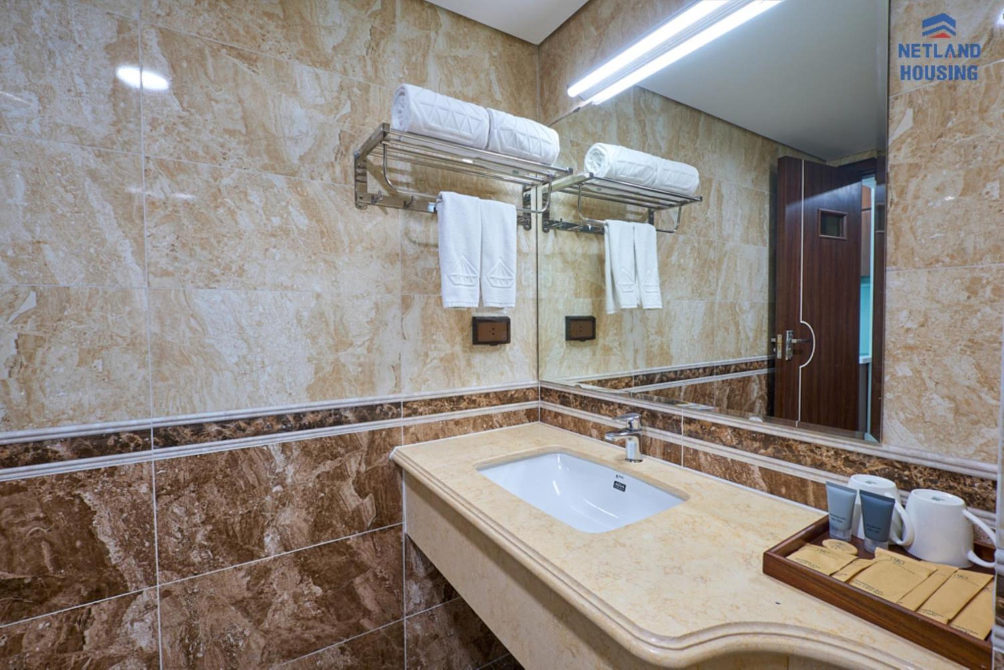 Westlake Legacy Suites By Netland Housing 河内 外观 照片